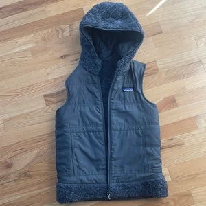 Womens patagonia reversible vest , XS